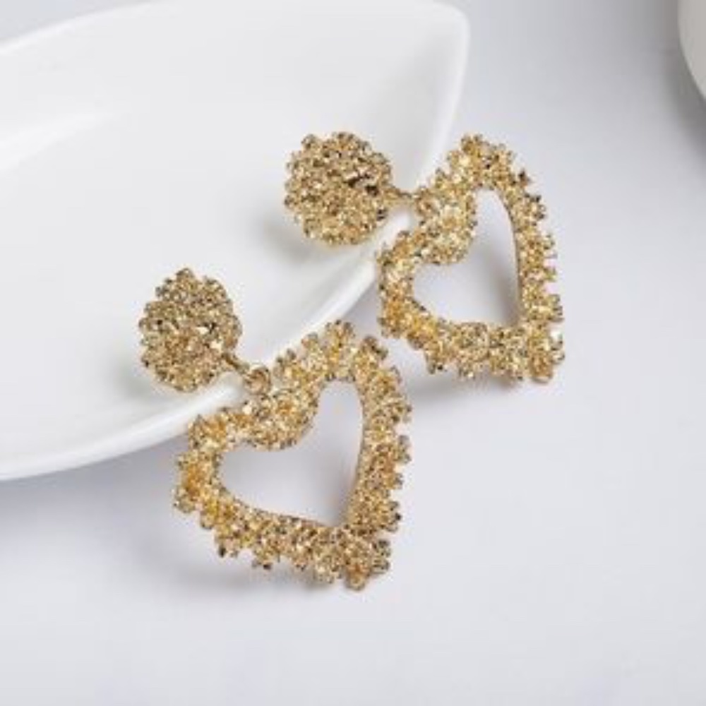 3/$30 Rinda Heart Dangle Earrings - Picture 2 of 4